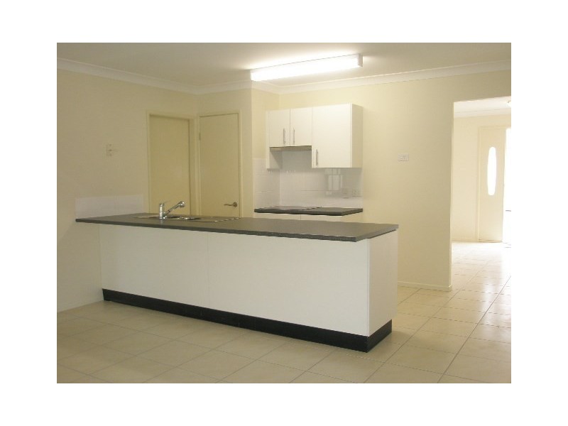 2/19 Briggs Street, Pittsworth QLD 4356