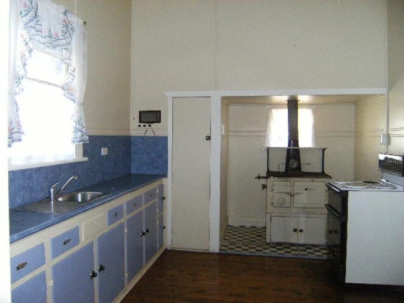 24 Yandilla Street, Pittsworth QLD 4356