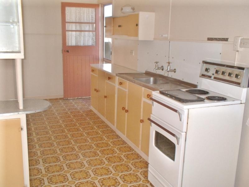 37 Main Street, Mount Tyson QLD 4356