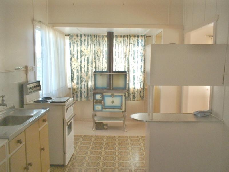 37 Main Street, Mount Tyson QLD 4356