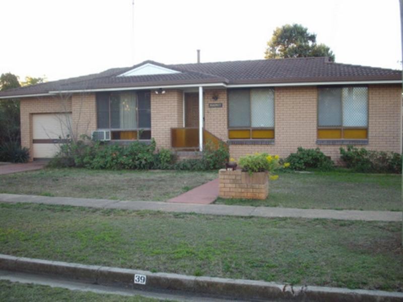 39 Hume Street, Pittsworth QLD 4356