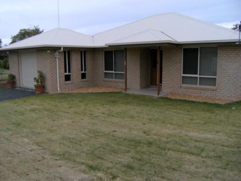 25 John Street, Southbrook QLD 4363