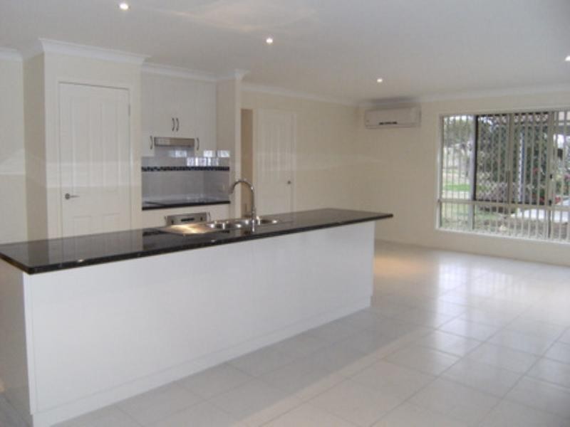 25 John Street, Southbrook QLD 4363