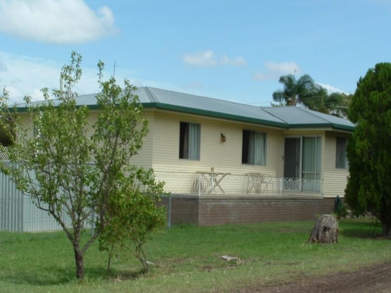 16 Cooper Street, Pittsworth QLD 4356