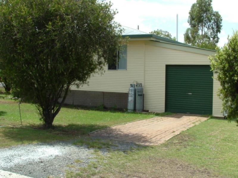 16 Cooper Street, Pittsworth QLD 4356