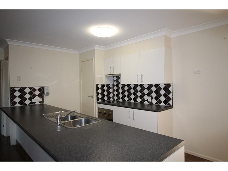 10 Frizzell, Southbrook QLD 4363