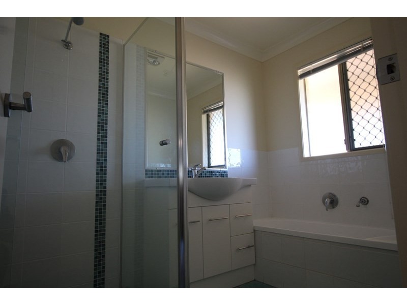10 Frizzell, Southbrook QLD 4363