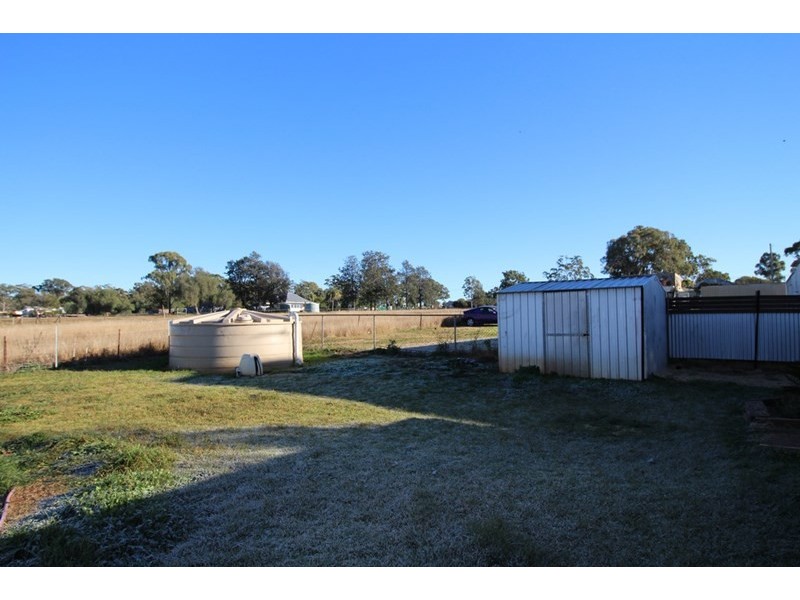 10 Frizzell, Southbrook QLD 4363