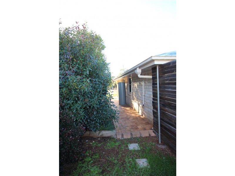 10 Frizzell, Southbrook QLD 4363