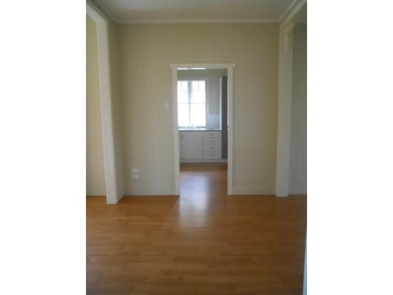 3 Short, Southbrook QLD 4363