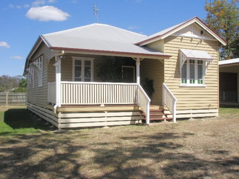 3 Short, Southbrook QLD 4363