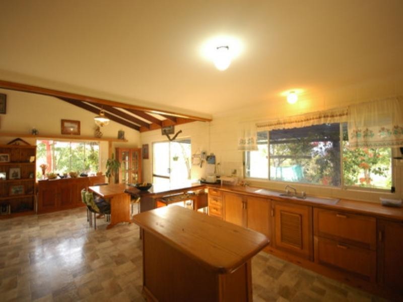 400 Savage Road, Hodgson Vale QLD 4352