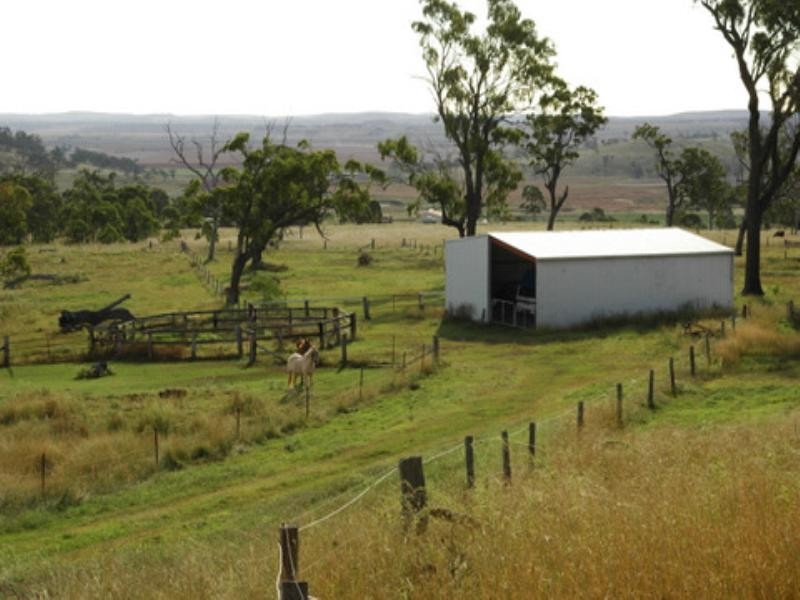 400 Savage Road, Hodgson Vale QLD 4352