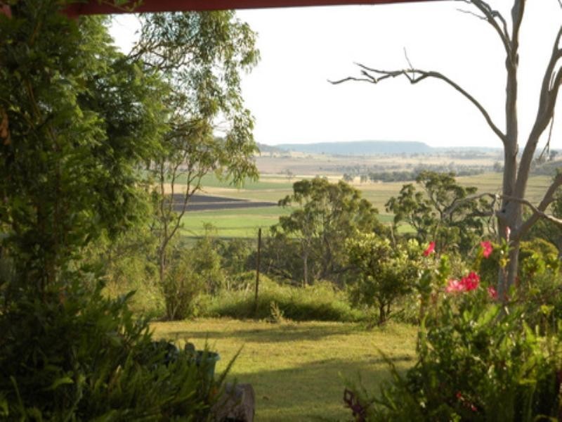 400 Savage Road, Hodgson Vale QLD 4352