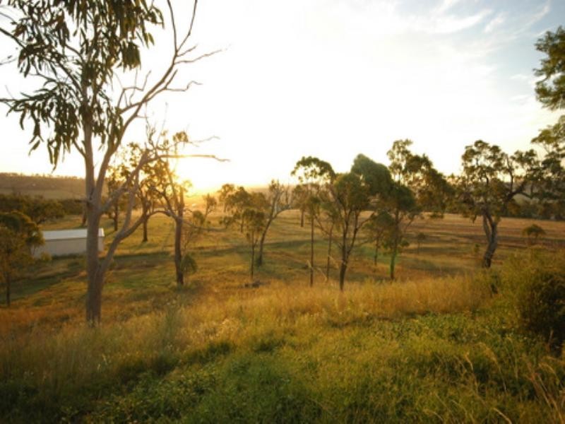 400 Savage Road, Hodgson Vale QLD 4352