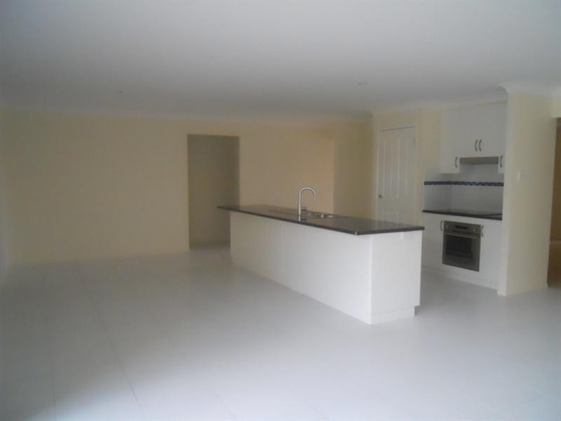 25 John Street, Southbrook QLD 4363