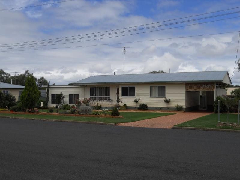 4 Fryar Street, Pittsworth QLD 4356