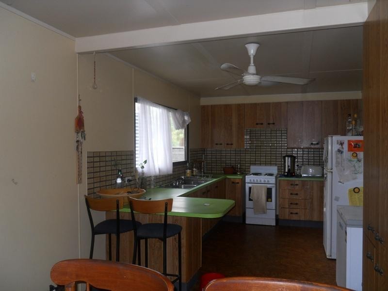 79 Taylor Street, Cecil Plains QLD 4407