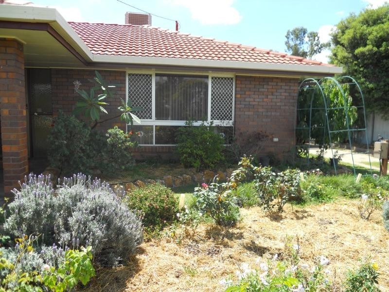 37 Geraghty Street, Cecil Plains QLD 4407