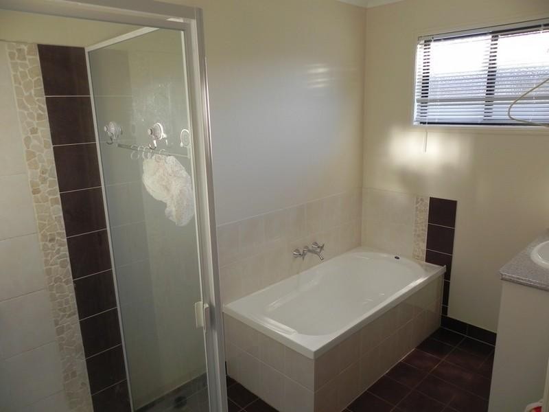 16 Draydon, Pittsworth QLD 4356