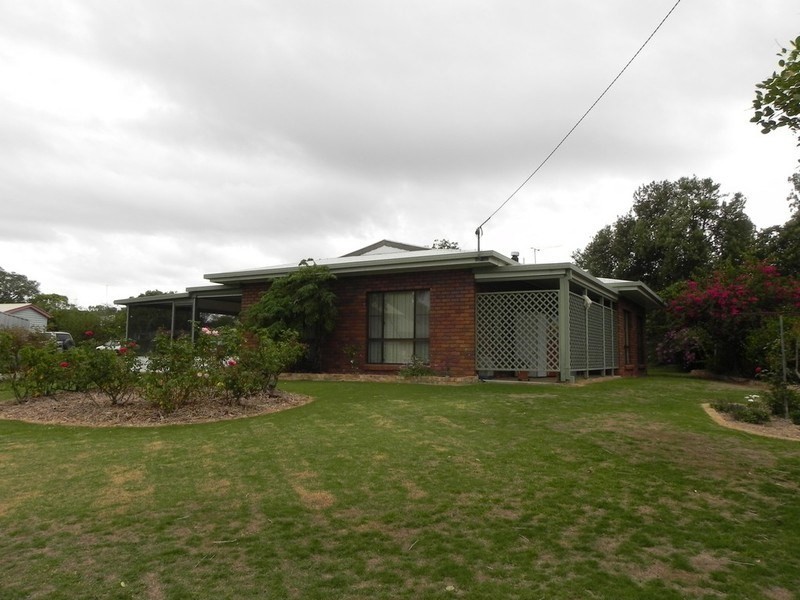 27 Taylor, Cecil Plains QLD 4407
