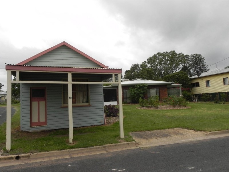 27 Taylor, Cecil Plains QLD 4407