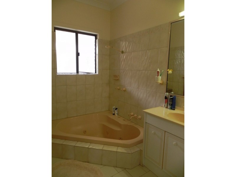 27 Taylor, Cecil Plains QLD 4407