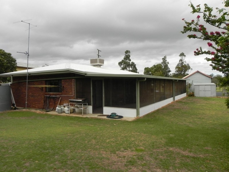 27 Taylor, Cecil Plains QLD 4407