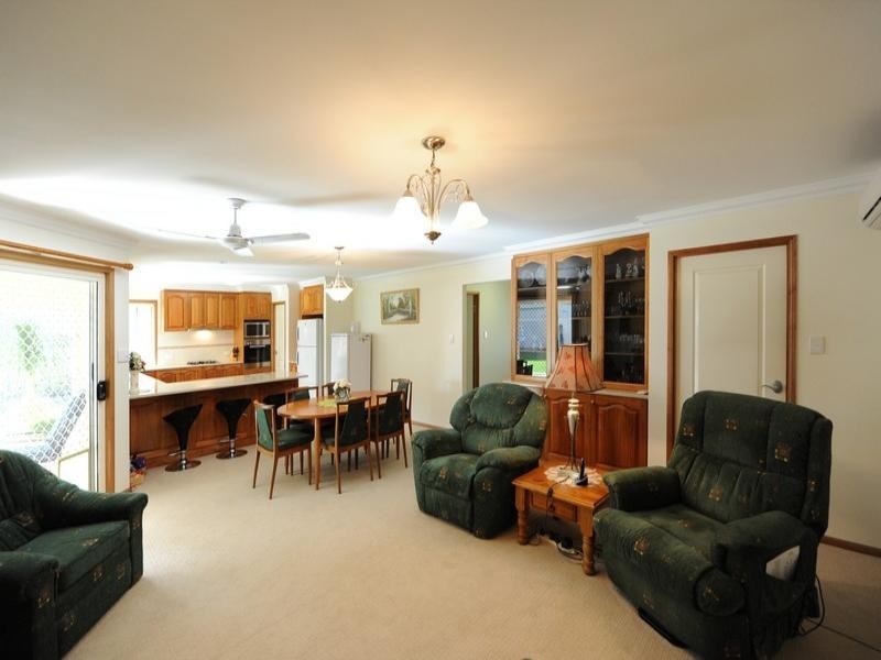 11A Cooper, Pittsworth QLD 4356