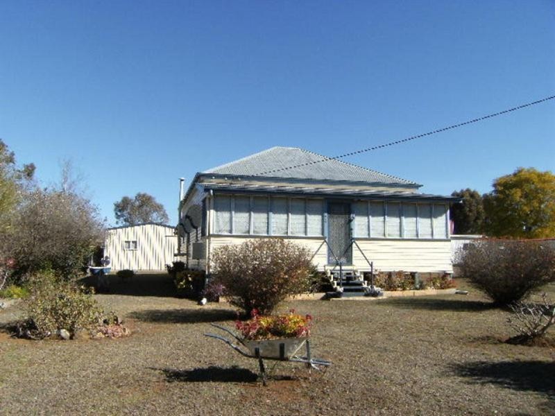 24 Yandilla Street, Pittsworth QLD 4356