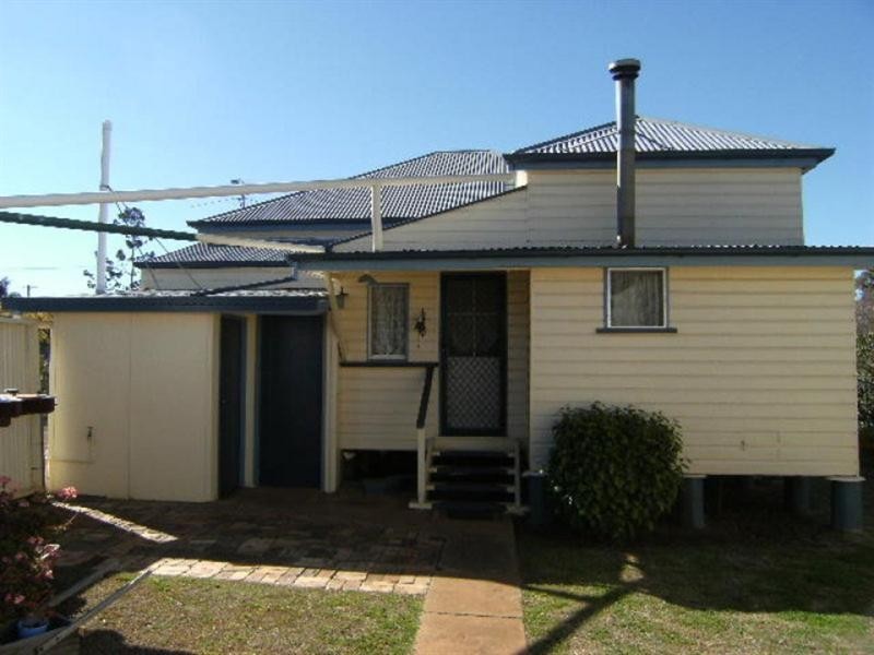 24 Yandilla Street, Pittsworth QLD 4356