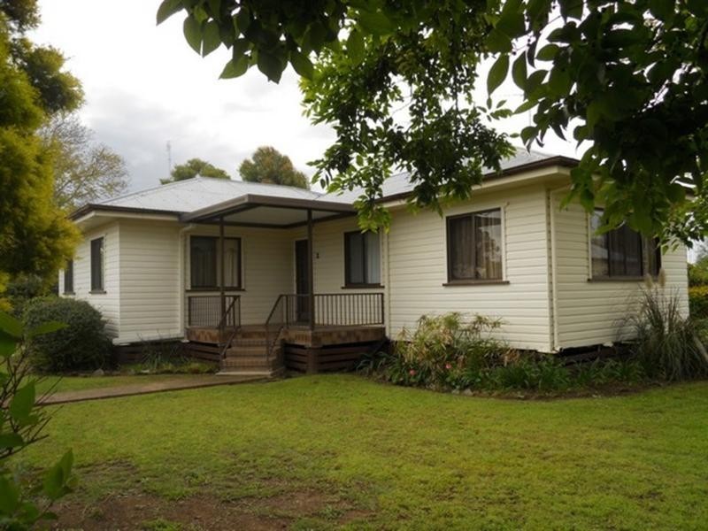 1 Tillet Street, Pittsworth QLD 4356