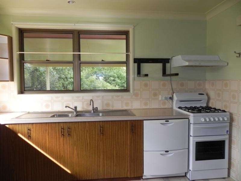 10 Holmes, Pittsworth QLD 4356