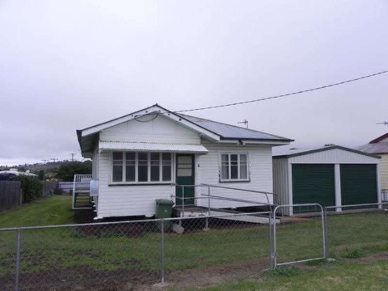 5 John, Southbrook QLD 4363