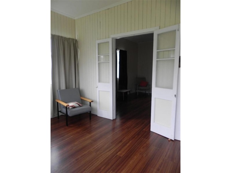 5 John, Southbrook QLD 4363