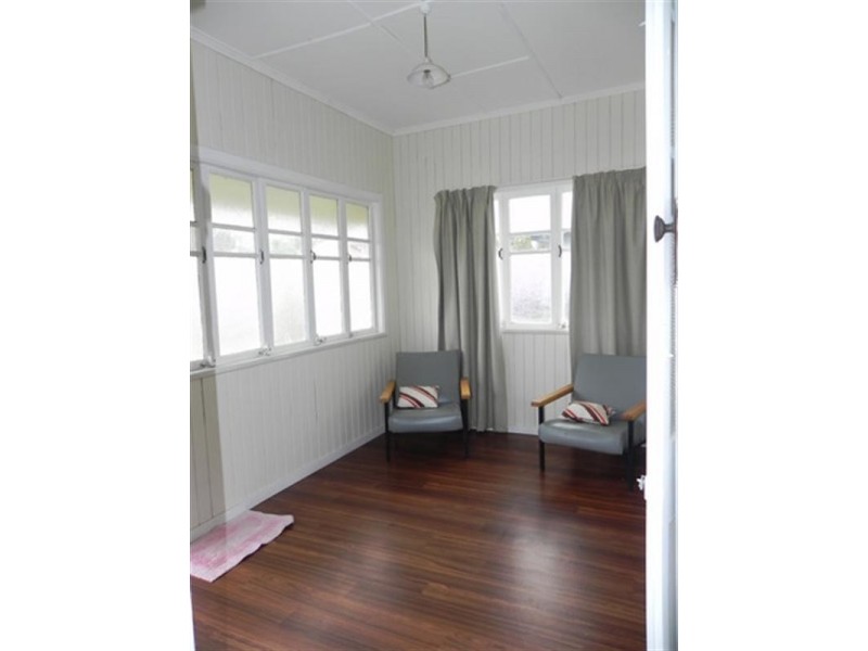 5 John, Southbrook QLD 4363