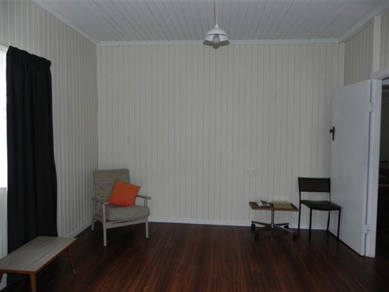 5 John, Southbrook QLD 4363