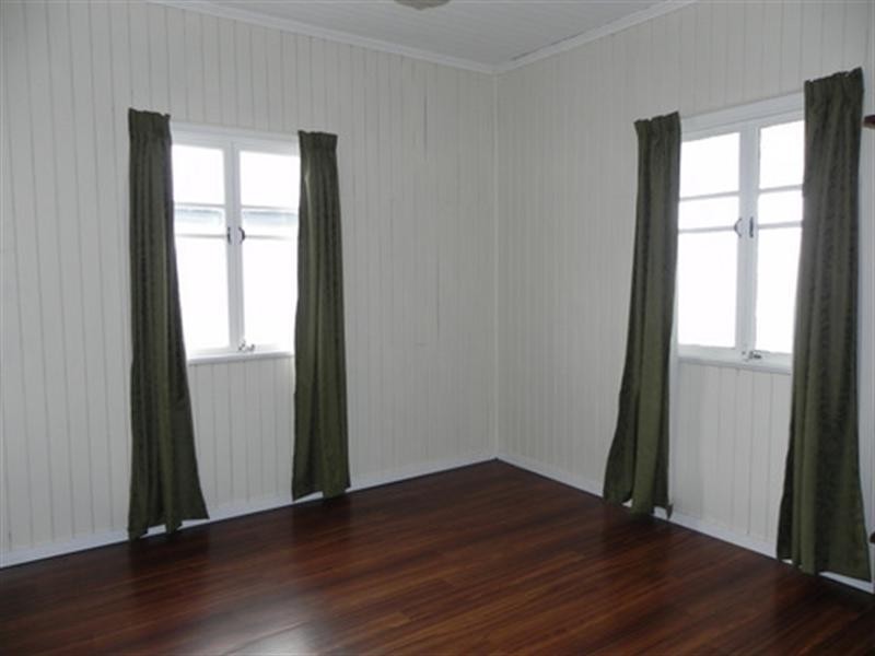 5 John, Southbrook QLD 4363