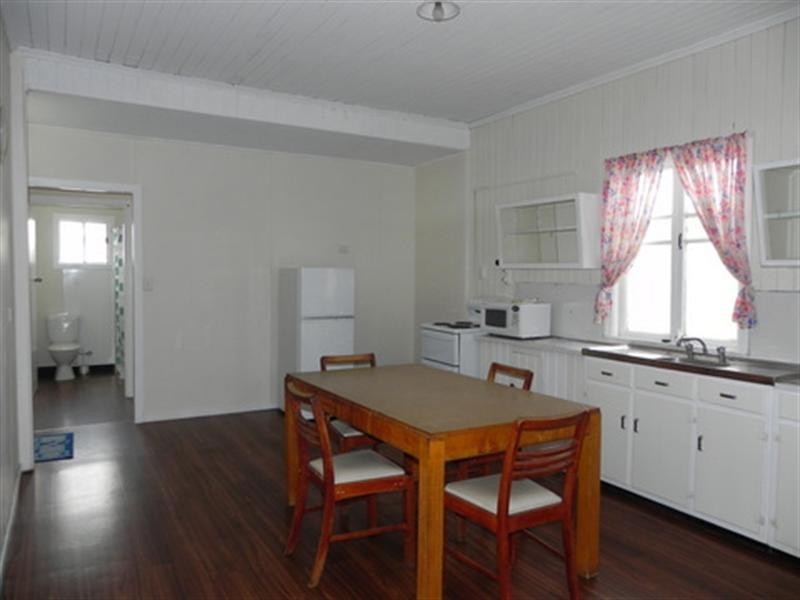 5 John, Southbrook QLD 4363