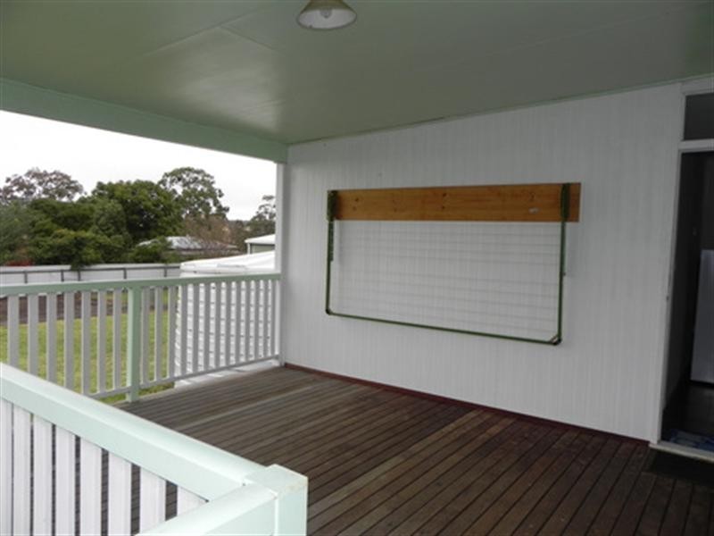 5 John, Southbrook QLD 4363