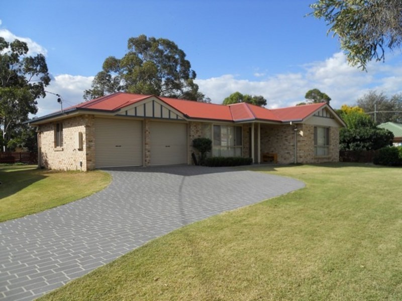 11 McLean Street, Pittsworth QLD 4356