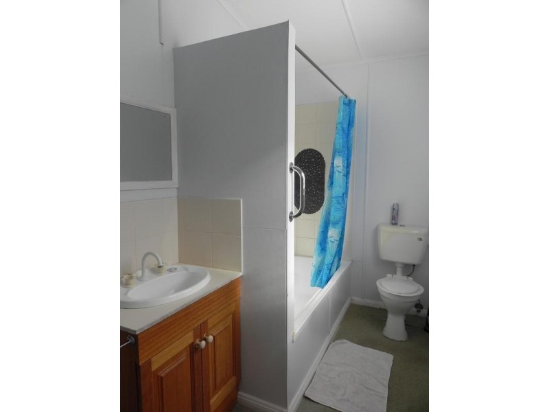 21 Taylor Street, Cecil Plains QLD 4407