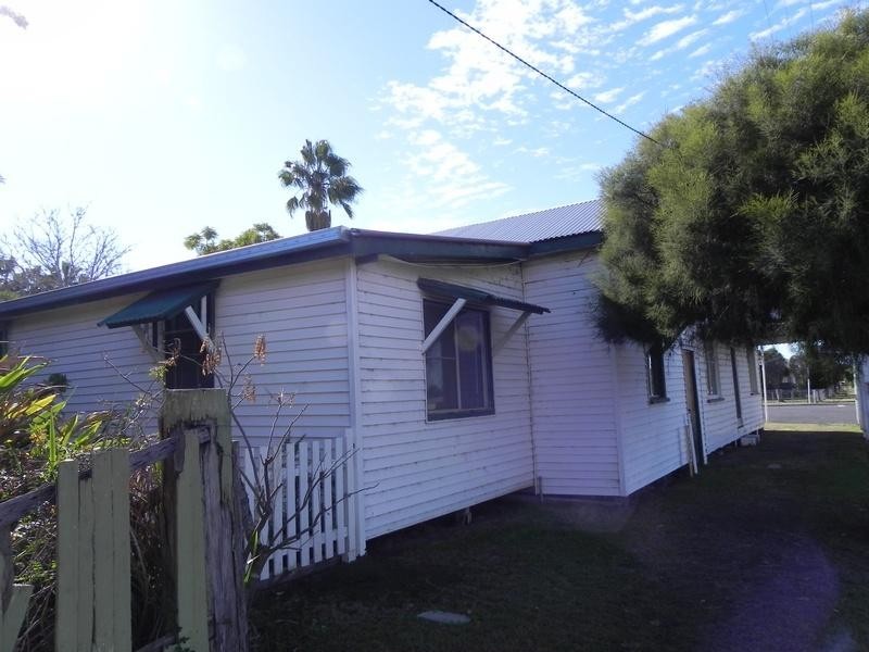 21 Taylor Street, Cecil Plains QLD 4407