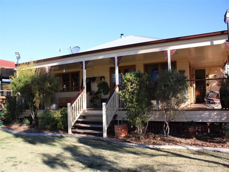 169 Costello Road, Oakey QLD 4401