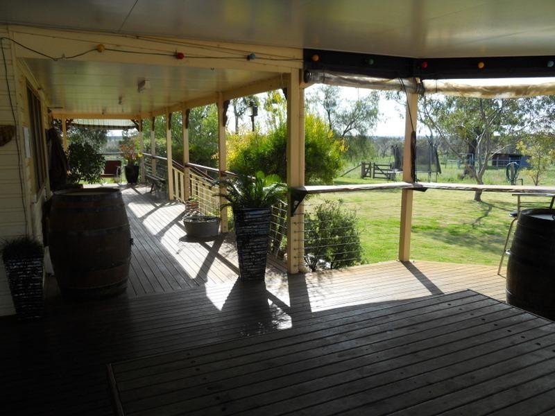 169 Costello Road, Oakey QLD 4401