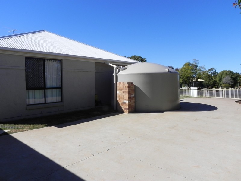 2 Stanley Street, Pittsworth QLD 4356