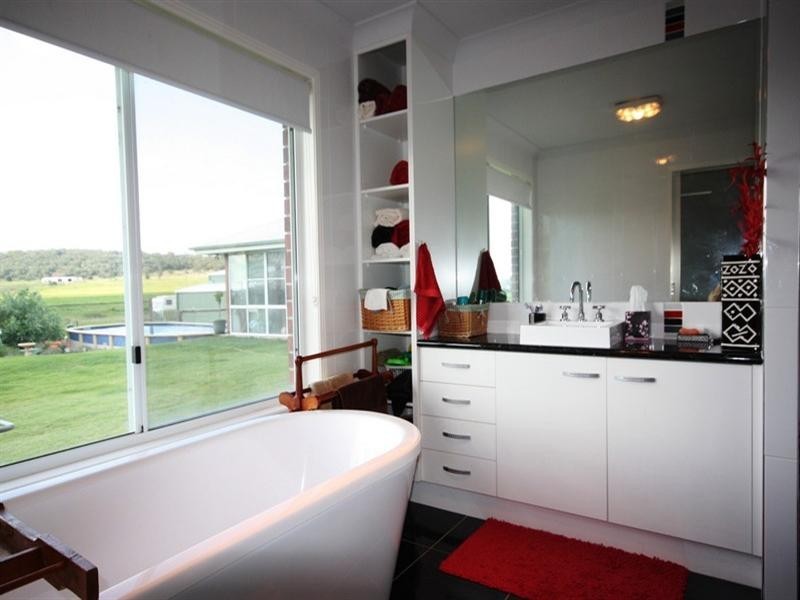 105 Beauaraba Road, Linthorpe QLD 4356