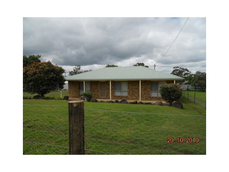 13 John Street, Pittsworth QLD 4356