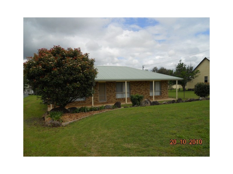 13 John Street, Pittsworth QLD 4356