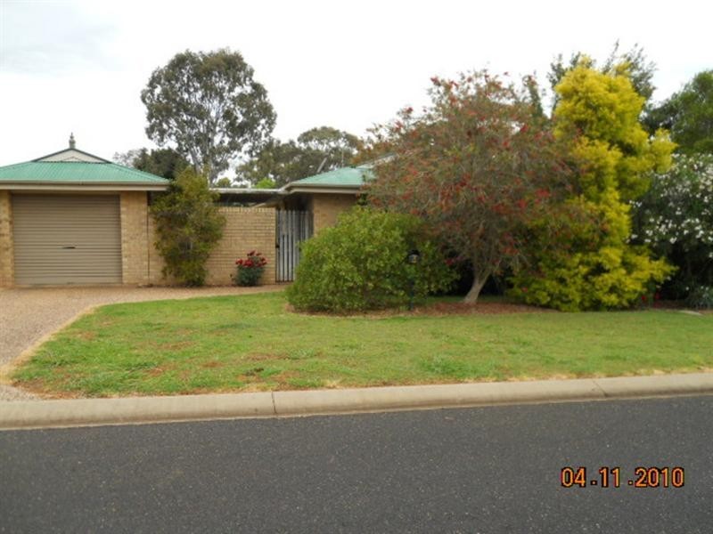 4 Fairway Drive, Pittsworth QLD 4356
